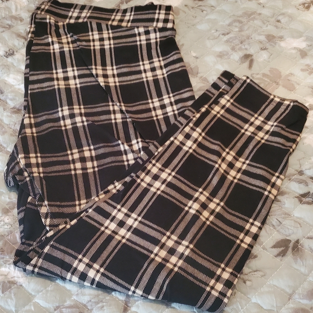 Size 3 Torrid premium leggings